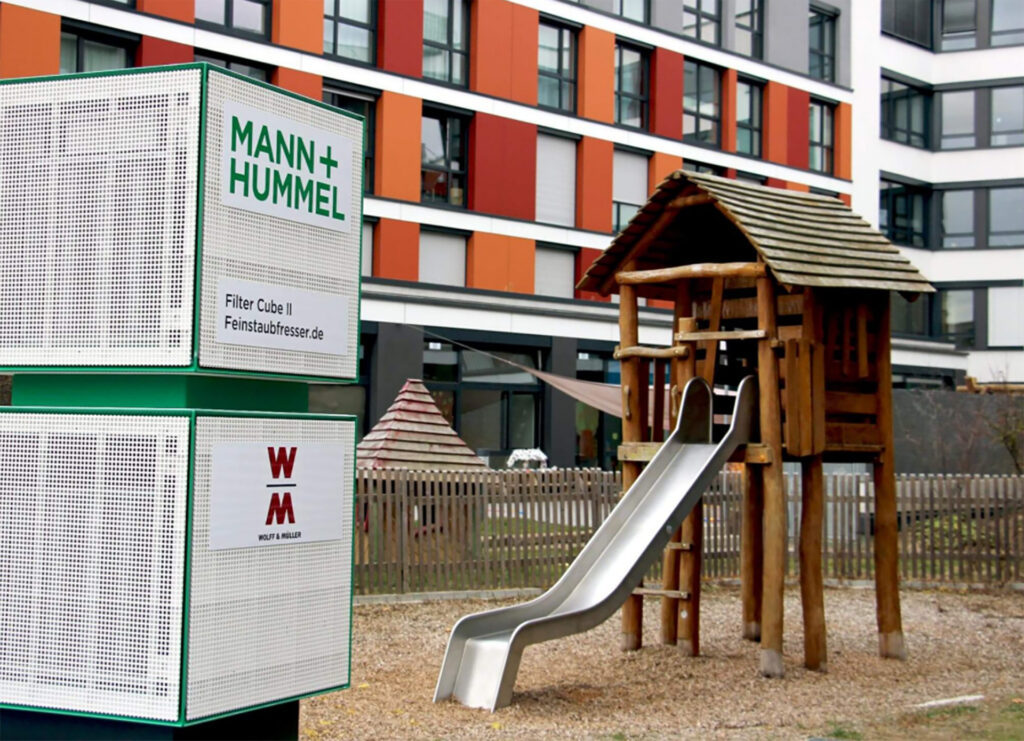 Mann+Hummel filter cube na dečijem igralištu